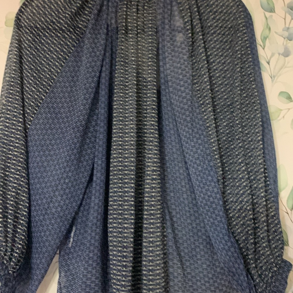 Lucky Brand Los Angeles Ca made in India light and airy top - Picture 6 of 6